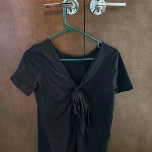 Banana republic black tee with tie bow in back